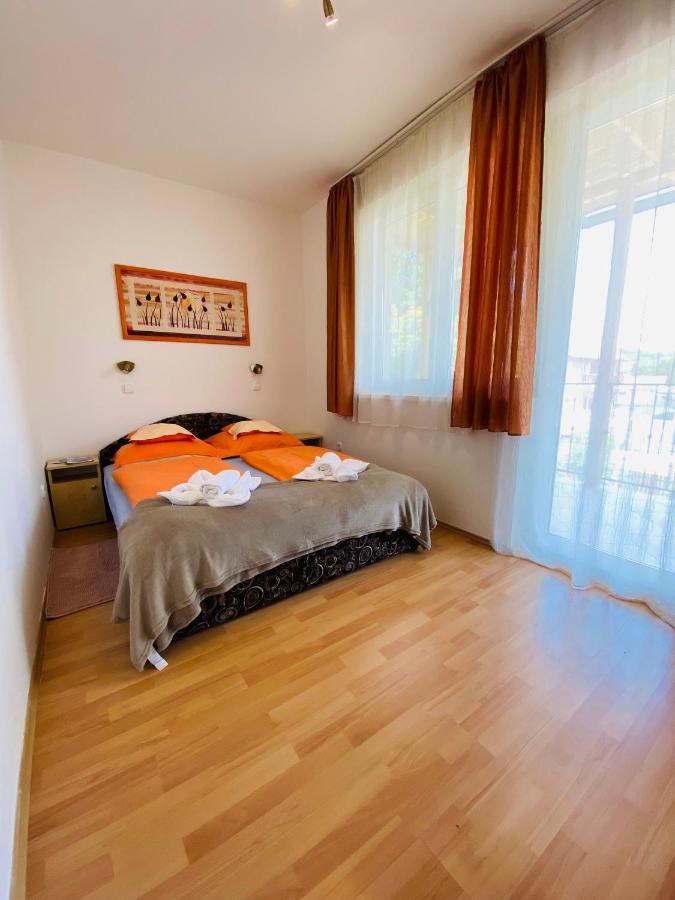 Ferienwohnung Gabi Lux Apartman Hajdúszoboszló Exterior foto