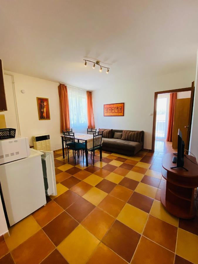 Ferienwohnung Gabi Lux Apartman Hajdúszoboszló Exterior foto