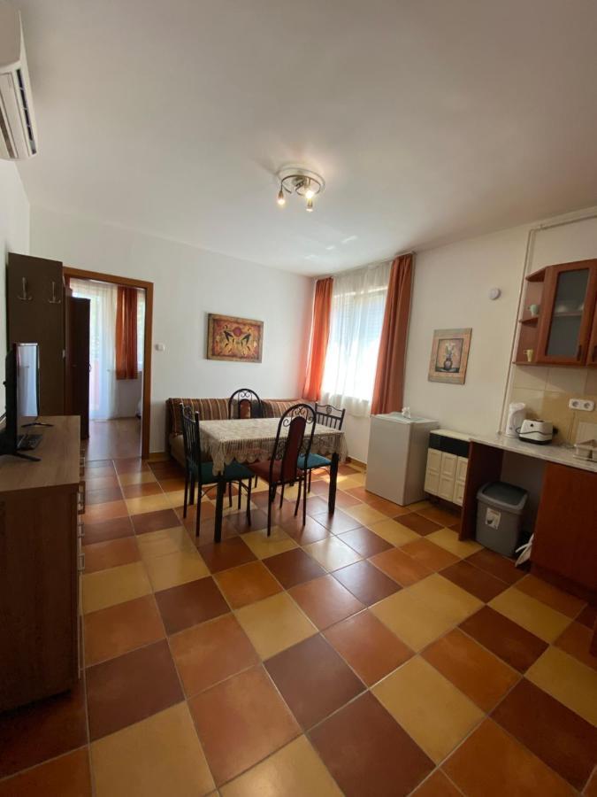 Ferienwohnung Gabi Lux Apartman Hajdúszoboszló Exterior foto